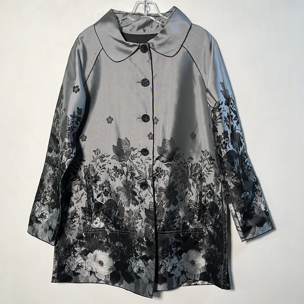 UBU NWT Evening Reversable Satin Grey/BLK Floral Round Collar Button Topper SZ M